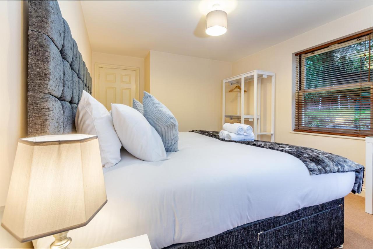 Host & Stay - Hillbrook House Apartment Грейт Малвърн Екстериор снимка