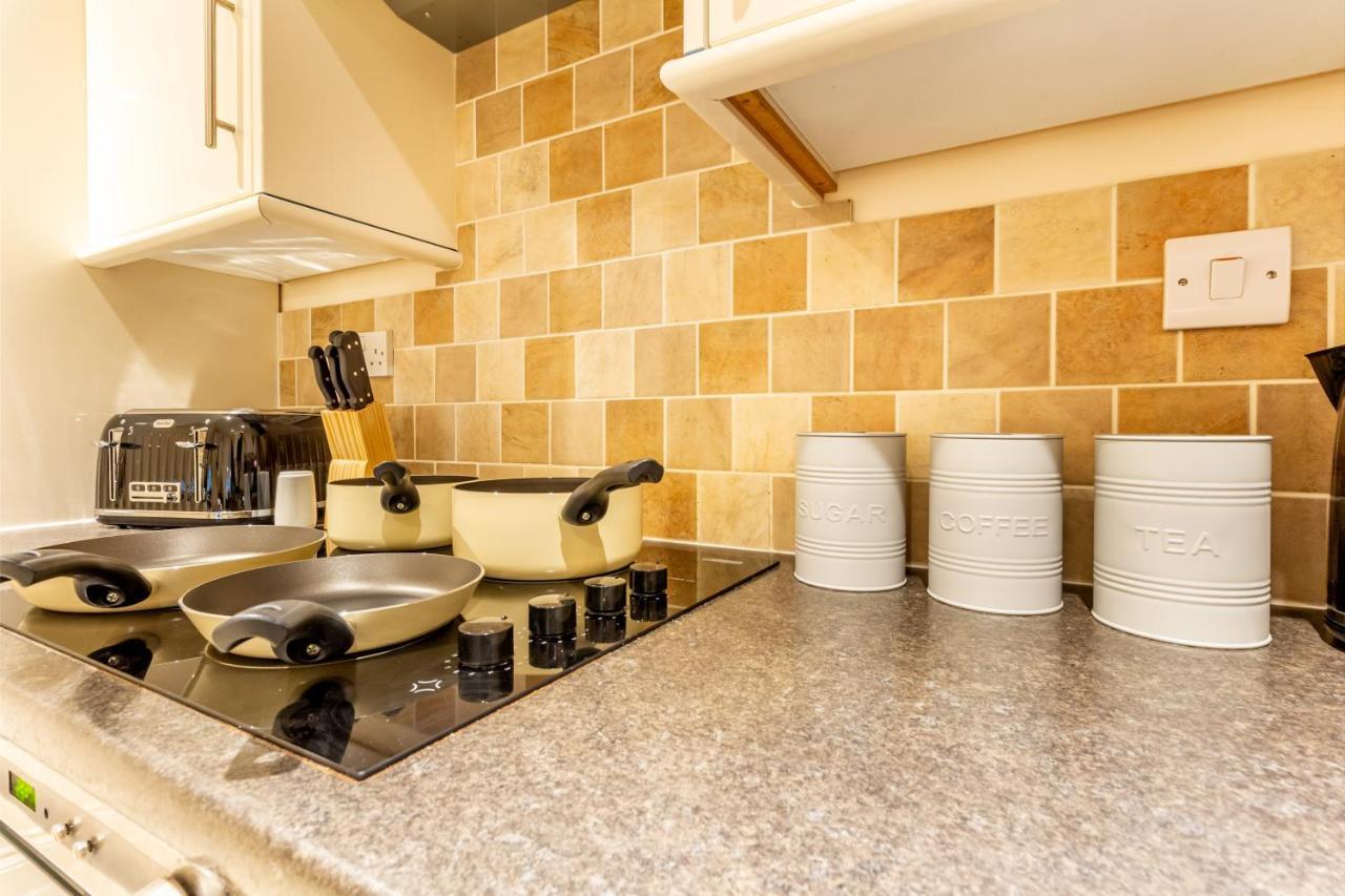 Host & Stay - Hillbrook House Apartment Грейт Малвърн Екстериор снимка