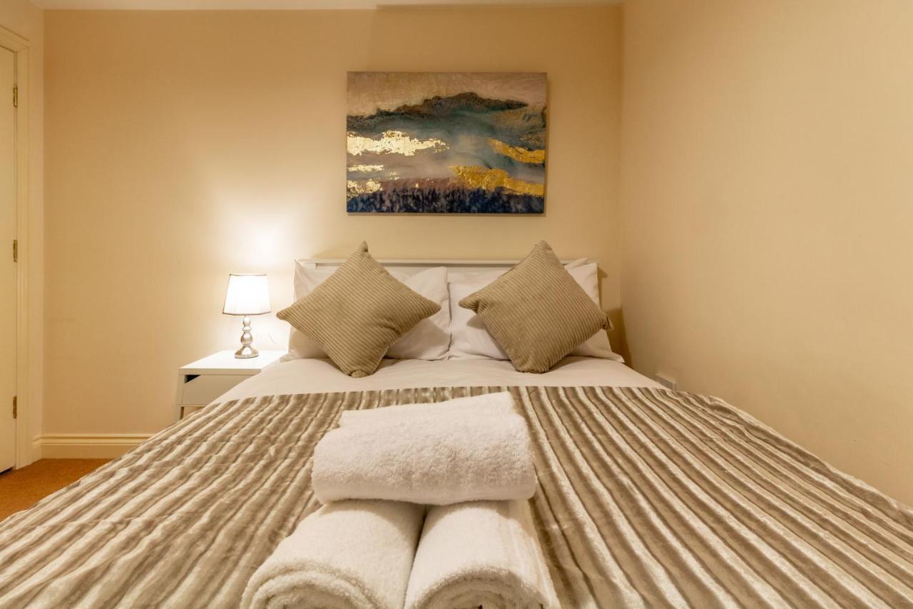 Host & Stay - Hillbrook House Apartment Грейт Малвърн Екстериор снимка