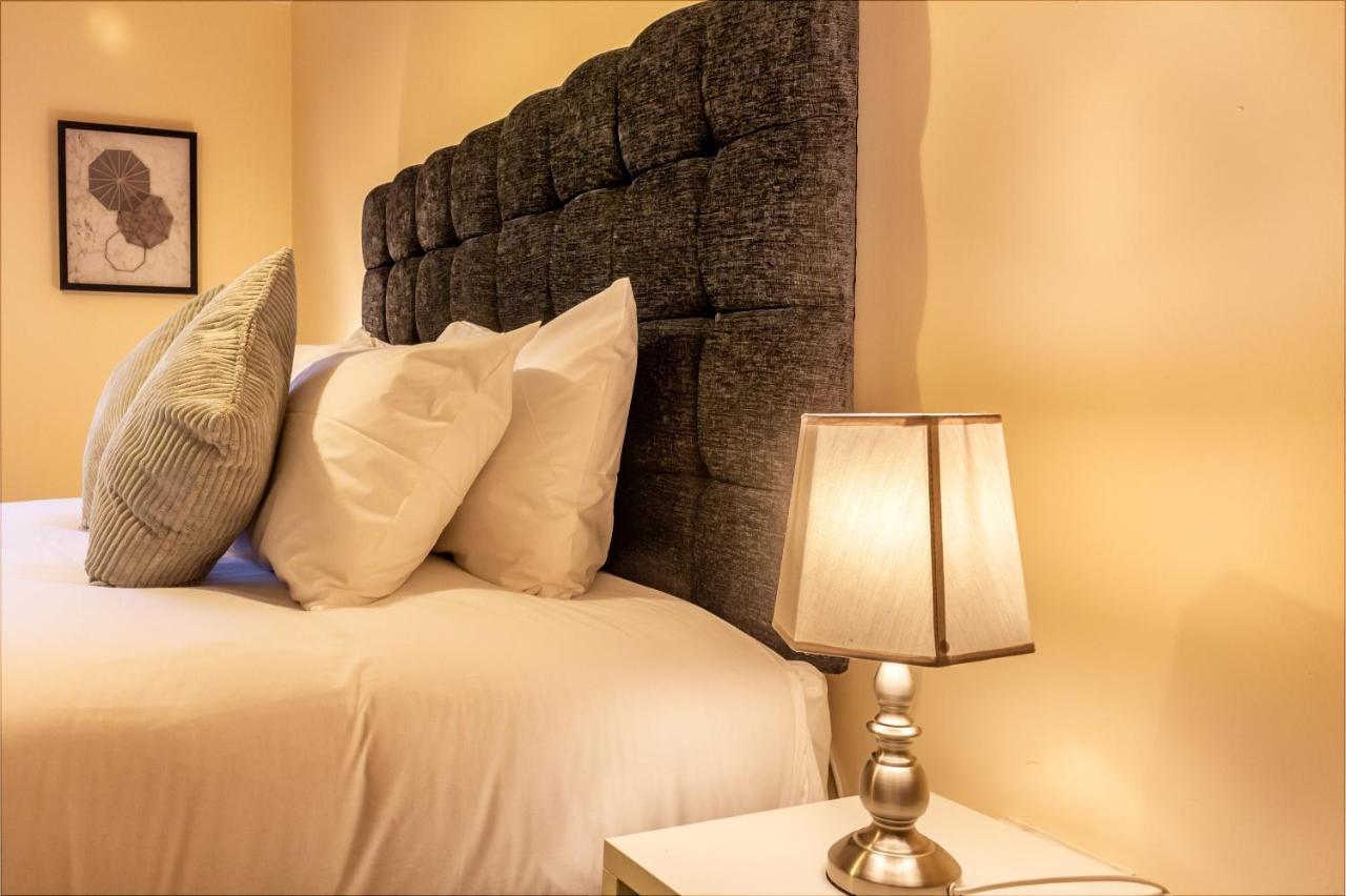 Host & Stay - Hillbrook House Apartment Грейт Малвърн Екстериор снимка