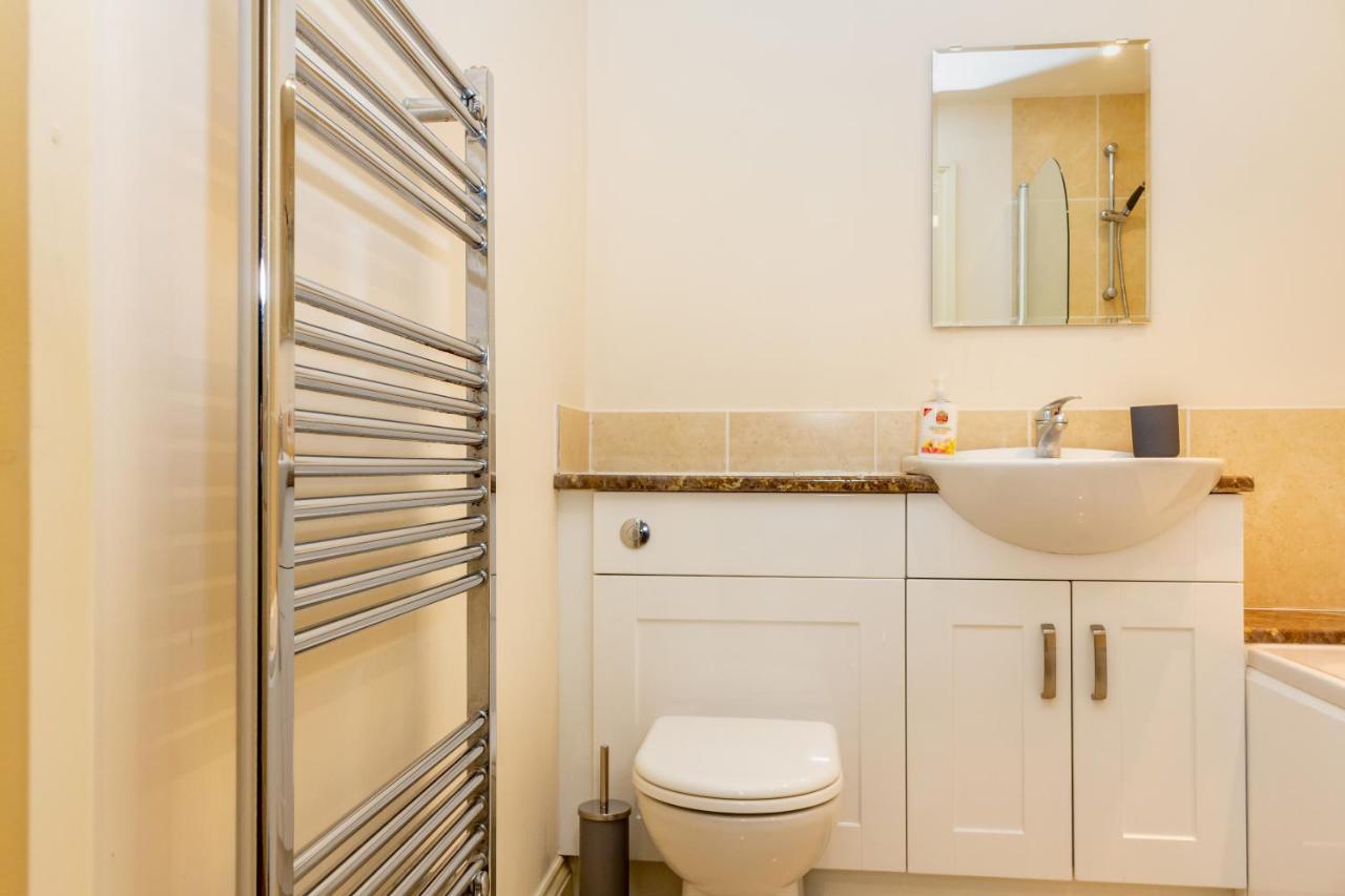 Host & Stay - Hillbrook House Apartment Грейт Малвърн Екстериор снимка