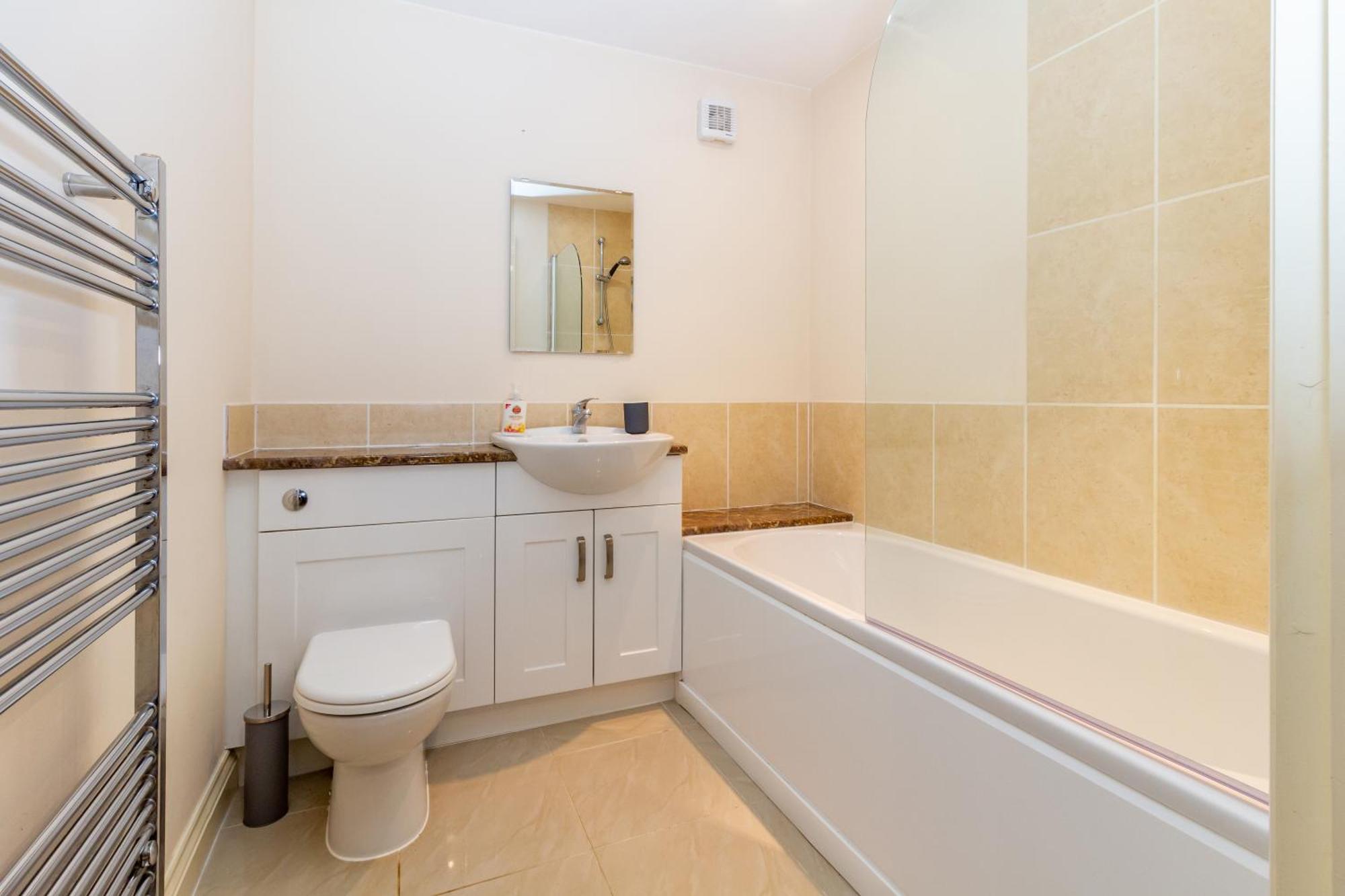 Host & Stay - Hillbrook House Apartment Грейт Малвърн Стая снимка