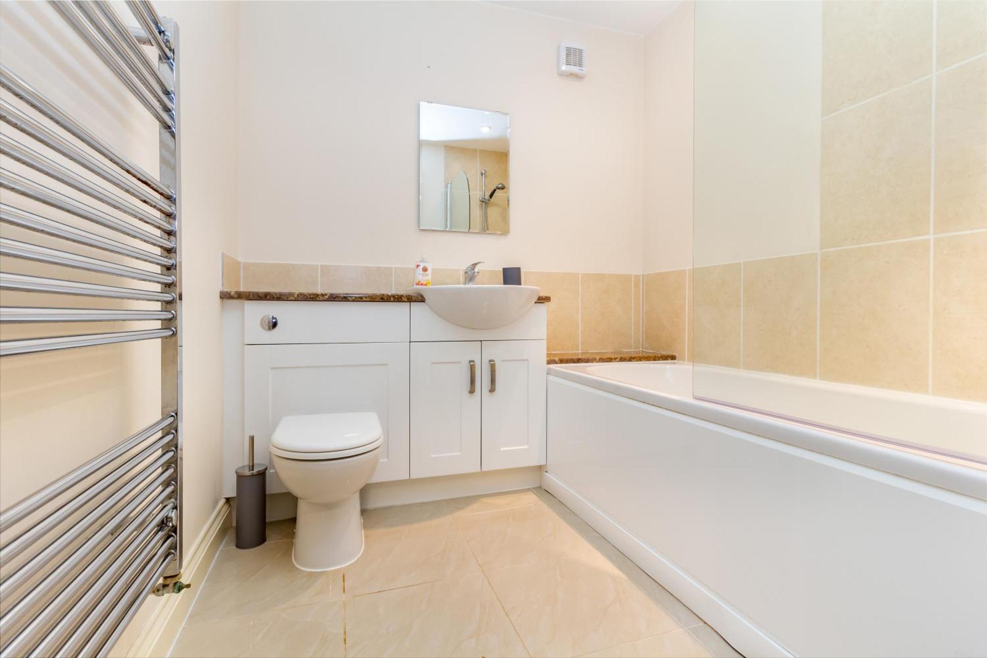 Host & Stay - Hillbrook House Apartment Грейт Малвърн Стая снимка
