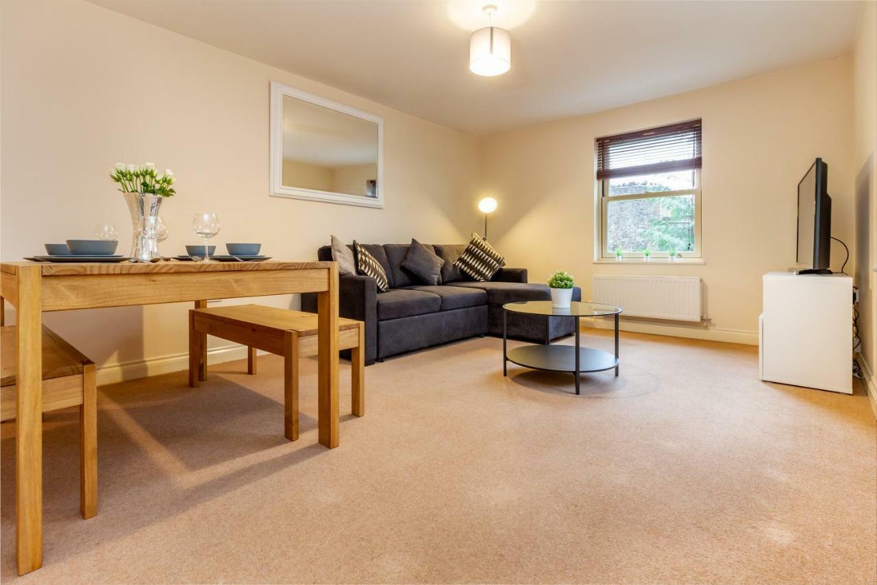 Host & Stay - Hillbrook House Apartment Грейт Малвърн Екстериор снимка